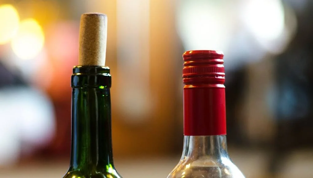 ROLHAS DE CORTIÇA VS. VEDANTES ALTERNATIVOS